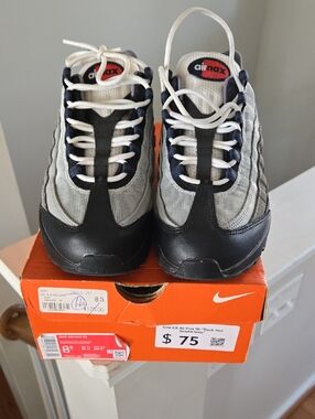 Nike Air Max 95 in Grey and Black